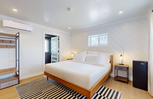North End Hôtel | Surf Club - King Bed, 2 Mins to OC Beach & POOL