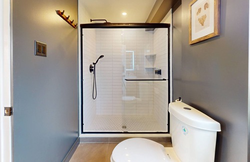 North End Hôtel | Surf Club - King Bed, 2 Mins to OC Beach & POOL