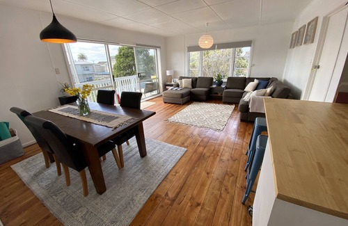 Whangamata Maison | Surf N Stay Whangamata