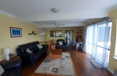 Camden Head Maison | Surf n View