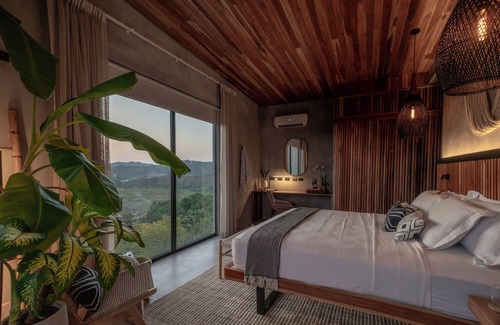 Jaco Cabine | Surf Synergy All-Inclusive Surf Retreat