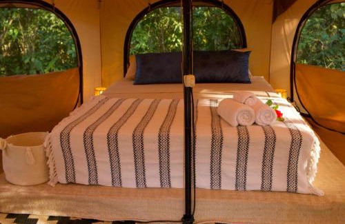 Mal Pais Autre | SurFreak Backyard Glamping CoWorking Experience