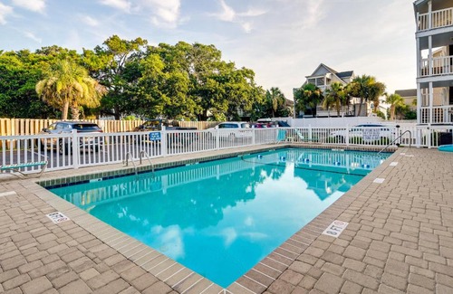 Long Bay Estates Appartement | Surfside Beach Condo with Ocean Access and Balcony!