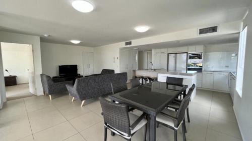 Currimundi Appartement | Surfside One Unit 1