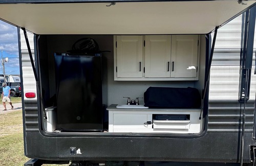 Surfside Beach Maison | Surfside Scalawag Hideout - 2-Bedroom Getaway - Surfside Beach