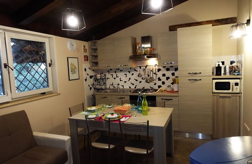 Spigno Saturnia Maison | Entouré de verdure à 10 minutes de la mer (chalet Malva)