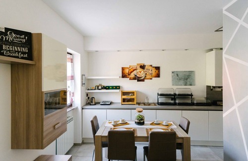 Como Lit Et Petit-Déjeuner | surrounded by greenery and tranquility, just 10 minutes from Como