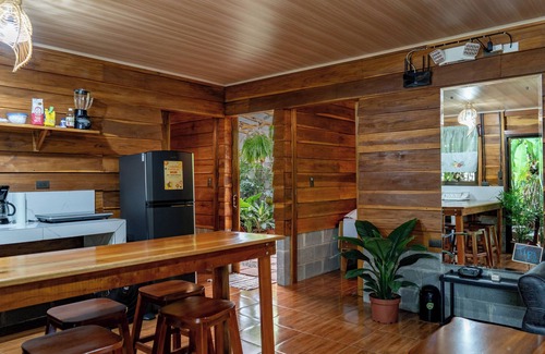 La Fortuna Cabine | Surrounded by nature, large gardens and many birds, an ideal place to rest.