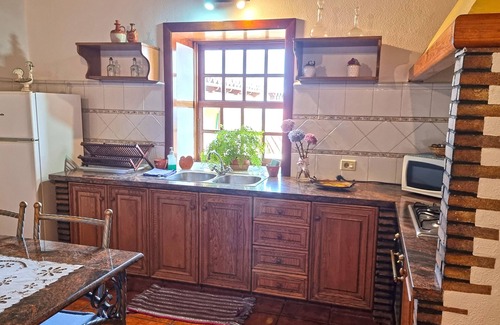 El Granel Cottage | Emiliana Cottage entouré de vergers