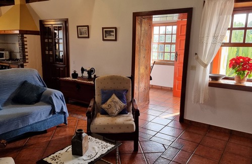 El Granel Cottage | Emiliana Cottage entouré de vergers