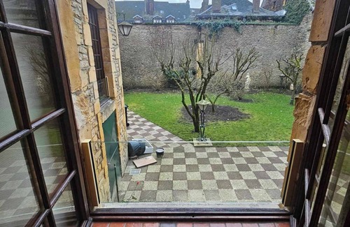 Sedan Maison | Le temps suspendu
