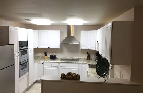 Derwood Appartement | Susu's-luxurious 1200-SF 2 Bedrooms, 2 Baths, Beautiful, Sunny & spacious Apt.