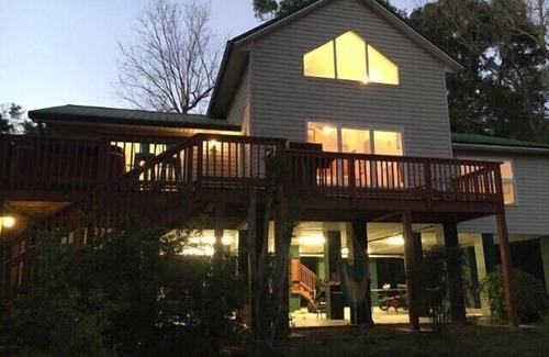O Brien Maison | Suwannee River house, 18 acres of wilderness property; kayak, fish, swim, bike.