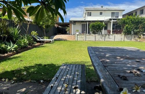 Anna Bay Maison | Suzie Q - Spacious 4BR home - 150m to beach - Pet Friendly