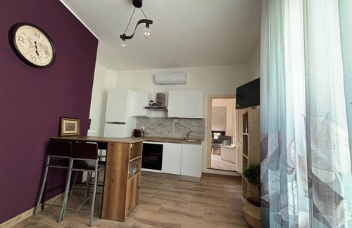 Bronte Appartement | SVR PALACE BRONTE CITTA' DEL PISTACCHIO ETNA, ACCOGLIENTE PALAZZETTO 3 CASE
