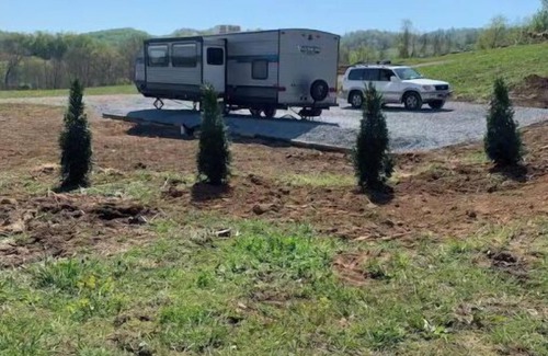 Tannersville Maison | SW Virginia Mountains. 7 Beds, Amazing Views, Farm