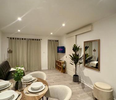 Wimbledon Park Appartement | SW19 Apartment - Sleeps Up To 5 - Free Parking