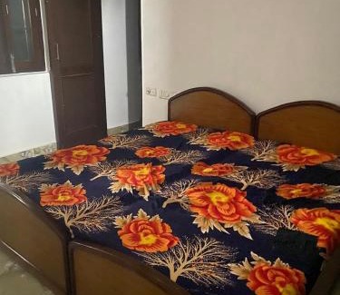 Moradabad Appartement | Swamiji niwas