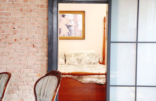 Bartlesville Appartement | Swanky downtown Loft fit for a king! History and Luxury for a perfect getaway