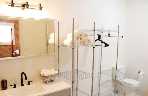 Bartlesville Appartement | Swanky downtown Loft fit for a king! History and Luxury for a perfect getaway