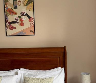 Swiss Cottage Appartement | Swanky two bedroom flat with balcony near swiss cottage and regents park