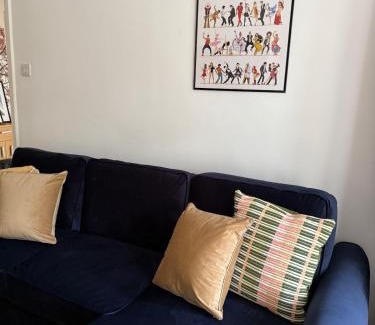 Swiss Cottage Appartement | Swanky two bedroom flat with balcony near swiss cottage and regents park