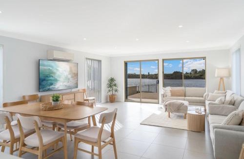 Swansea Maison | Swansea Lake Front Retreat
