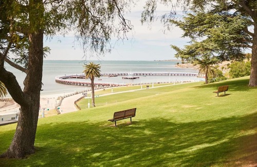 Geelong Maison | Swanston Sands - Sophisticated Comfort by the Beach