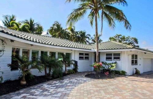 Harbor Beach Maison | SWAYING PALM BEACH HOUSE