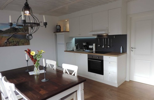 Harbshausen Appartement | Swedish chalet on Lake Edersee