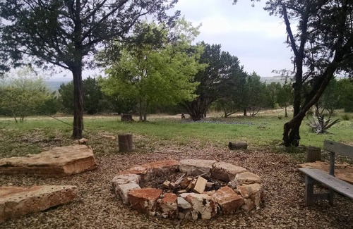 Johnson City Cabine | Sweeping Hill Country Views from "the Hilltop"