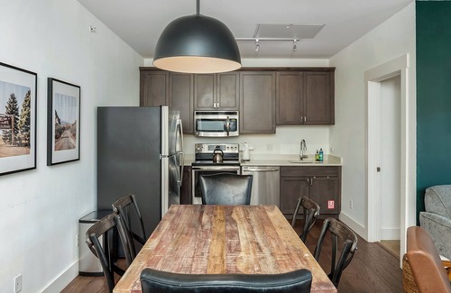 Crested Butte Copropriété | Sweeping Mountain Views, Walk to Lifts, Pet Friendly, Close to Town!