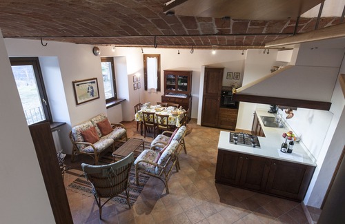 Trezzo Tinella Villa | Maison de charme "vieux Piémont. Vins de la région Barolo, Barbaresco, truffe blanche d'Alba