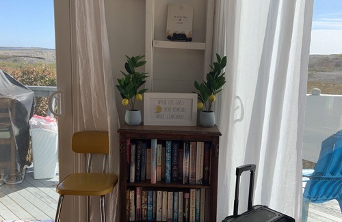 Rockport Cottage | Sweet, Bright, Water Views & 2 min walk to Beach Discounts available see below