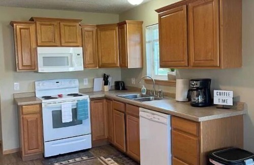 Crosby Appartement | Sweet Escape, next to C-I bike/snowmobile trail.