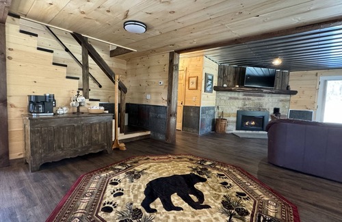 Swengel Cabine | Sweet Fern Cottage, enjoy the seclusion and peace of the Appalachian Mountains.