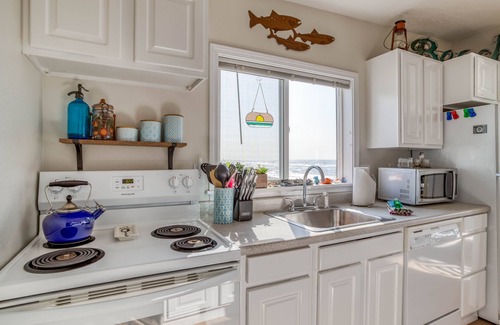 Gleneden Beach Maison | Sweet Gleneden Beach Oceanfront Single-Level has Big Windows, Beach Access!