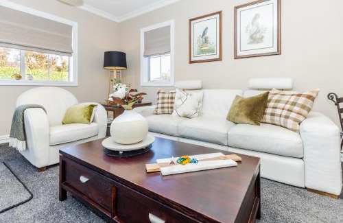 Cambridge Appartement | Sweet Magnolia 1 or 2 BR Suite St Kilda Cambridge with Complimentary Continental Breakfast
