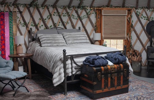 Mason Cabine | Sweet Retreat and Yurt Farm