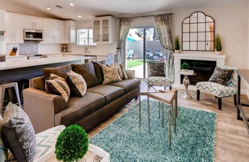 Sunset Ridge Maison | HEATED POOL + 5 MIN TO KIERLAND MALL