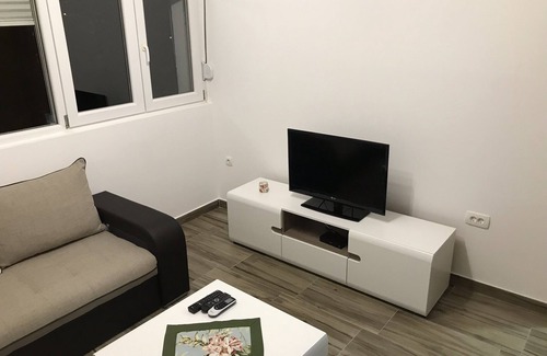 Podgorica Appartement | Charmant petit appartement à Podgorica avec vue sur le parc