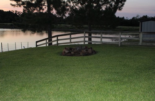 Van Zandt County Cabine | Cabine pittoresque sur le lac privé-11357 FM 858, Ben Wheeler, TX 75754