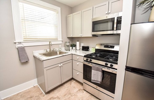 Peoria Heights Maison | SweetiePie Studio in the Heights-Steps from Everything!