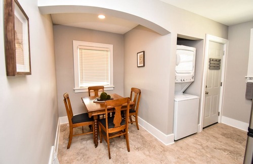 Peoria Heights Maison | SweetiePie Studio in the Heights-Steps from Everything!