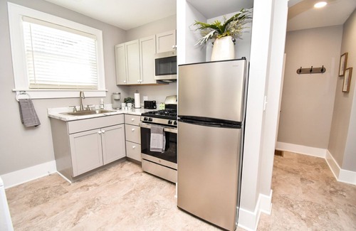 Peoria Heights Maison | SweetiePie Studio in the Heights-Steps from Everything!