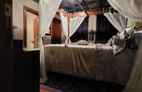 Ashfield Lit Et Petit-Déjeuner | SWICHBACK TRAIL SUITE AT TRAILS END B&B