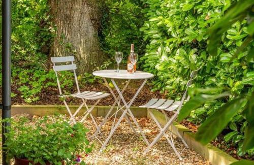 Rackheath Appartement | Swift Host - Studio - The Nook - Garden - Parking
