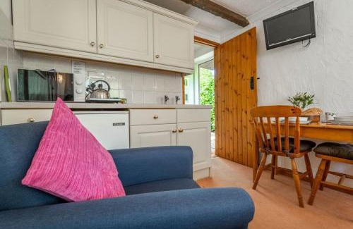 Rackheath Appartement | Swift Host - Studio - The Nook - Garden - Parking