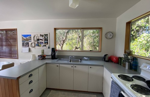 Saint Omer Maison | Swim, Fish, Walk & Relax – Sandy Bay Holiday Home, Kenepuru Sound.