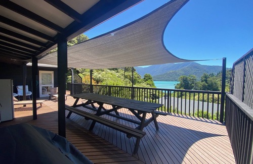 Saint Omer Maison | Swim, Fish, Walk & Relax – Sandy Bay Holiday Home, Kenepuru Sound.